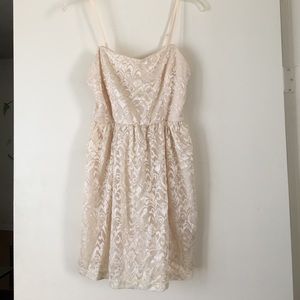 Cream Lace Dress M