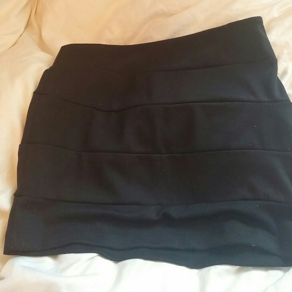 Black tight skirt