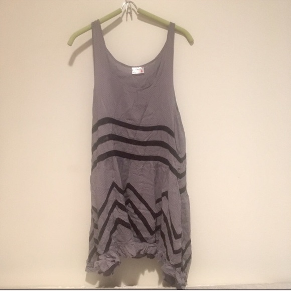 Free People Tops - Gray and black tunic.