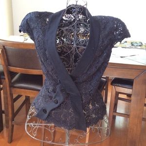 BEBE Unique lace top