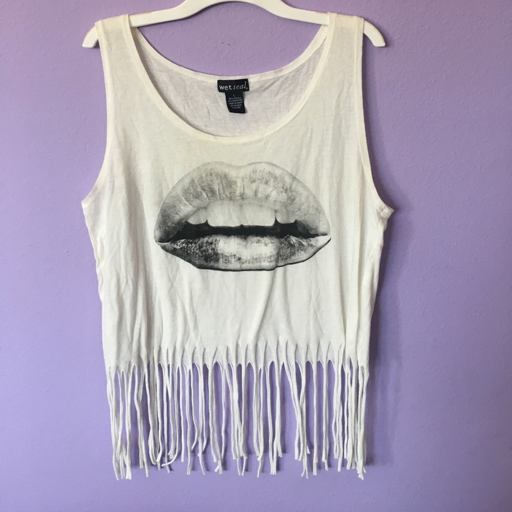 Fringe lips shirt