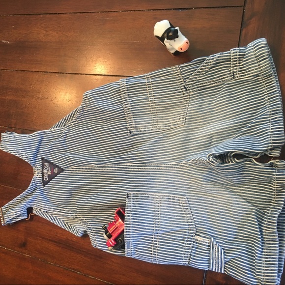 Oshkosh 18 month overall shorts, VGUC - Picture 3 of 3