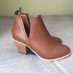New Cognac Cut-out Booties