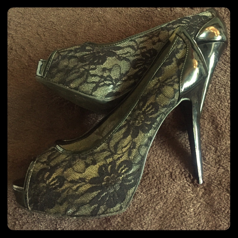 GUESS 8.5M HEELS LACE PEEP TOE PUMPS