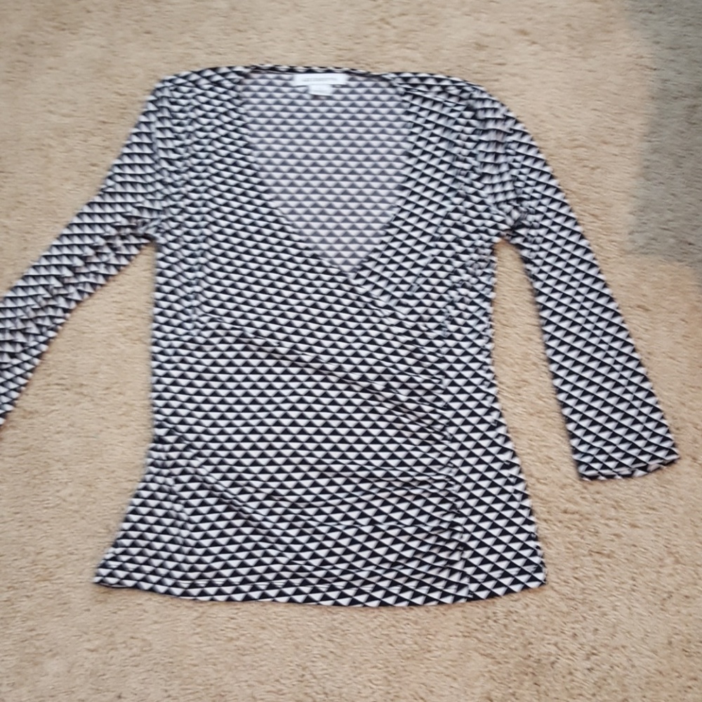 Ruched geometric 3/4 sleeve top
