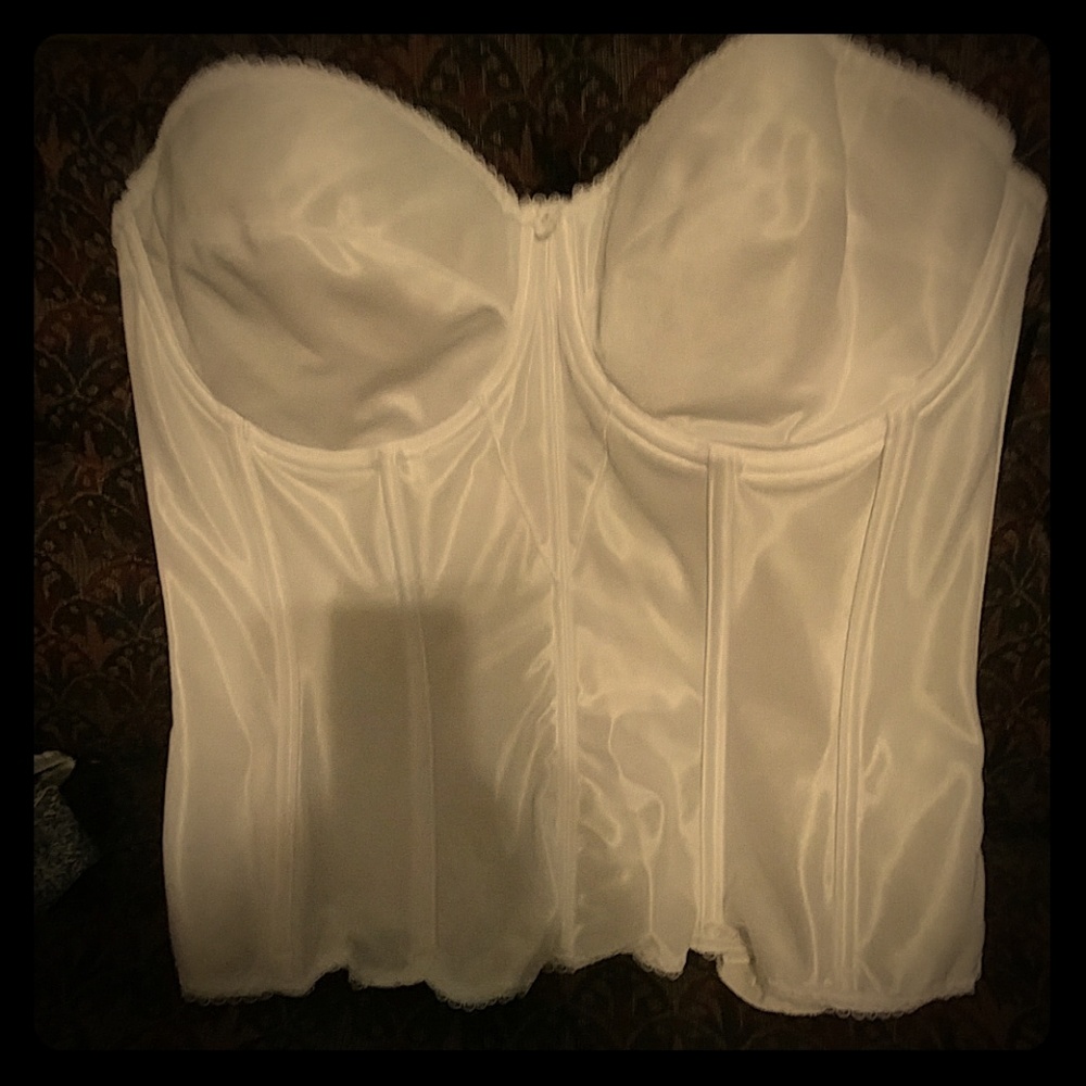 bustier boostia