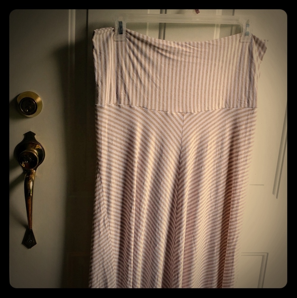 Maternity maxi skirt - tan and white - sz L
