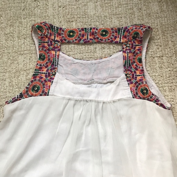 Colorful Embroidered Loose Top - Picture 3 of 4
