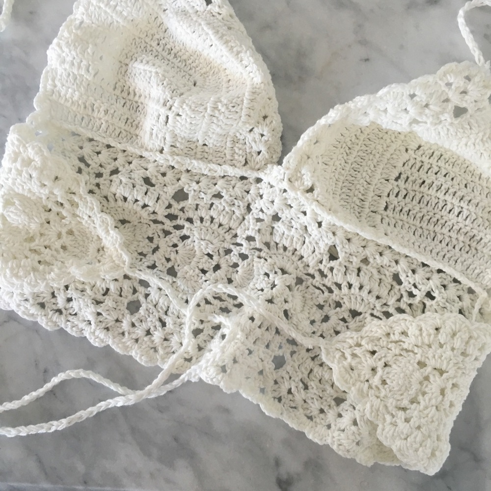โ๏ธFlash sale! "Mandi" White Crochet Halter Top โ - Picture 7 of 7