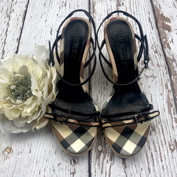 Burberry Shoes - 💕SALE💕Burberry Black & Tan Strappy Wedges