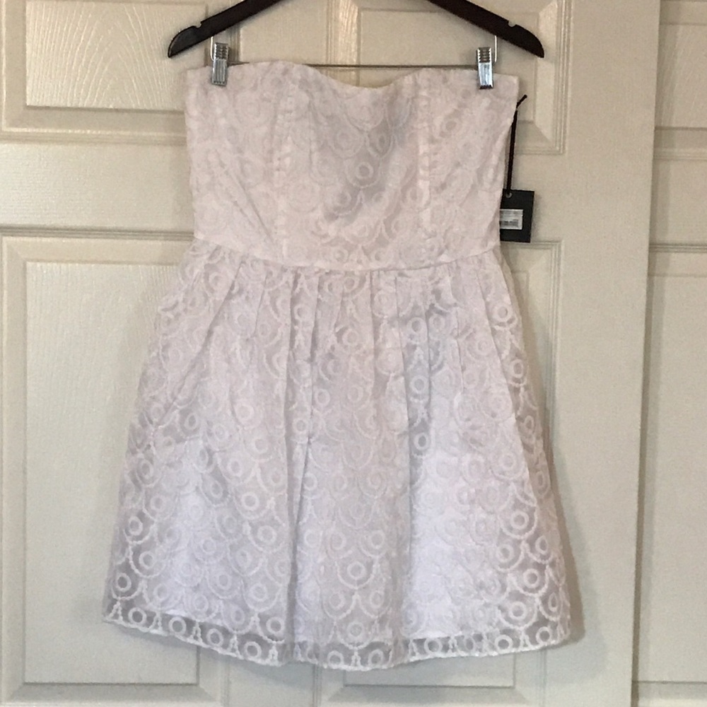 NWT white sweetheart neckline dress