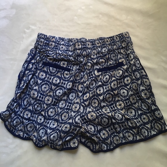 Cute patterned soft shorts! - Picture 2 of 3