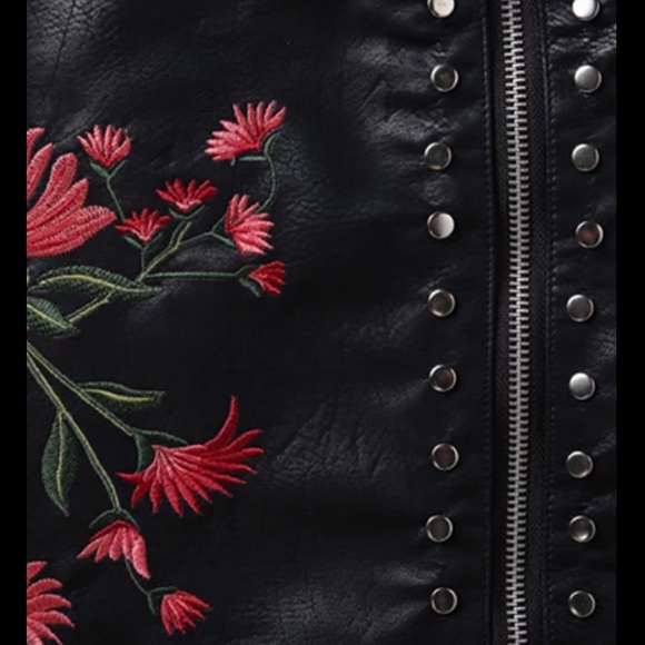 🎉HP🎉New Item-Vegan leather skirt - Picture 2 of 3