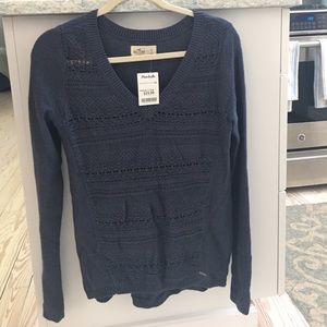 Women's hollister sweater size small