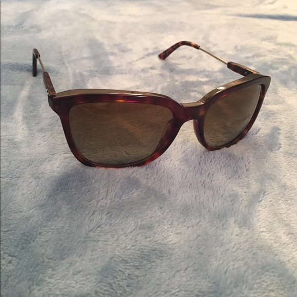 Burberry sunglasses! - Picture 4 of 5