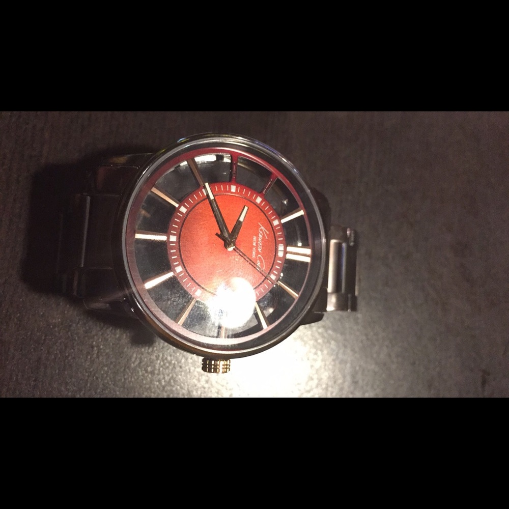Kenneth Cole - Picture 2 of 2
