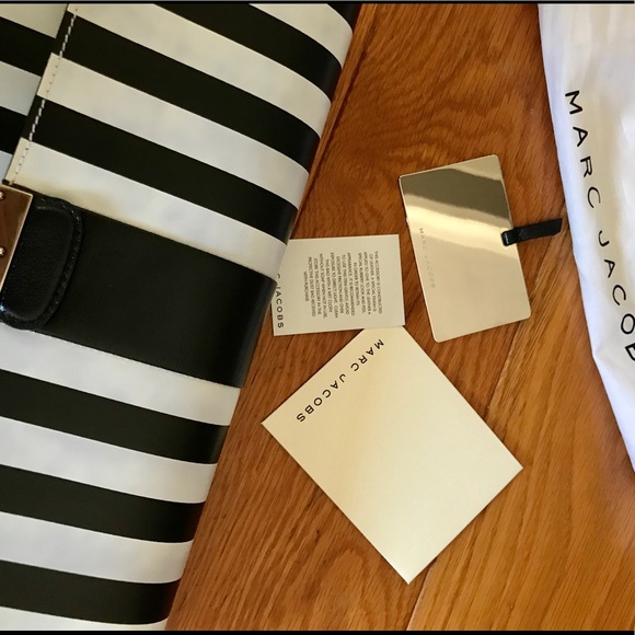 Marc Jacobs The Prisoner's Skunk Clutch in Black - Picture 3 of 8