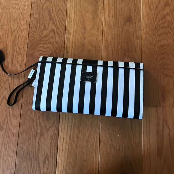 Marc Jacobs The Prisoner's Skunk Clutch in Black - Picture 8 of 8