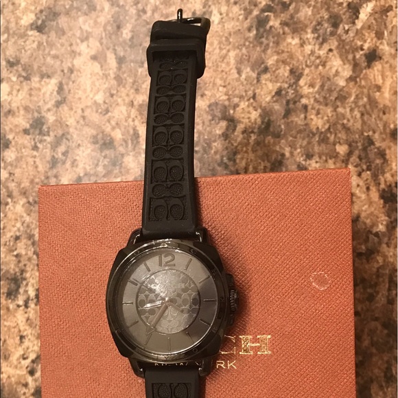 Watch - Picture 2 of 4