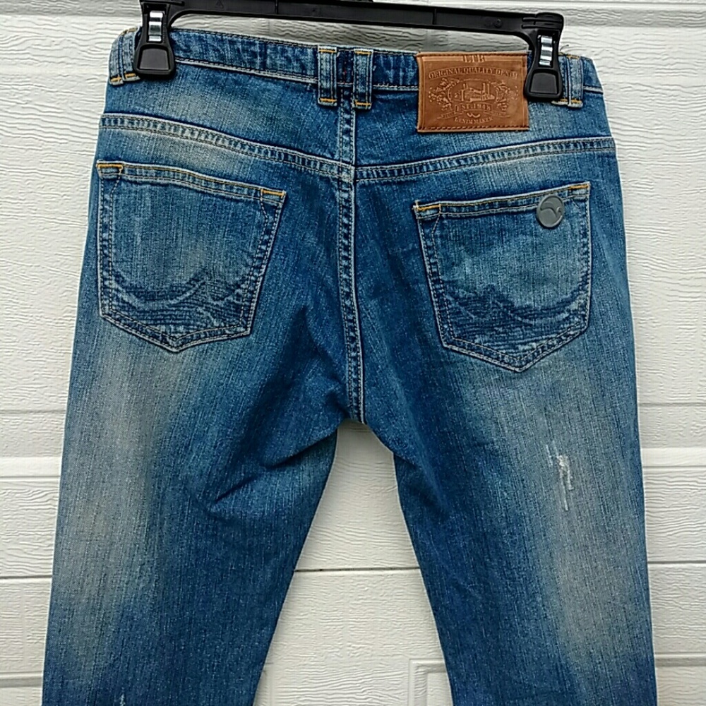 W27 L32 jeans NWOT DISTRESSED DETAIL - Picture 3 of 6
