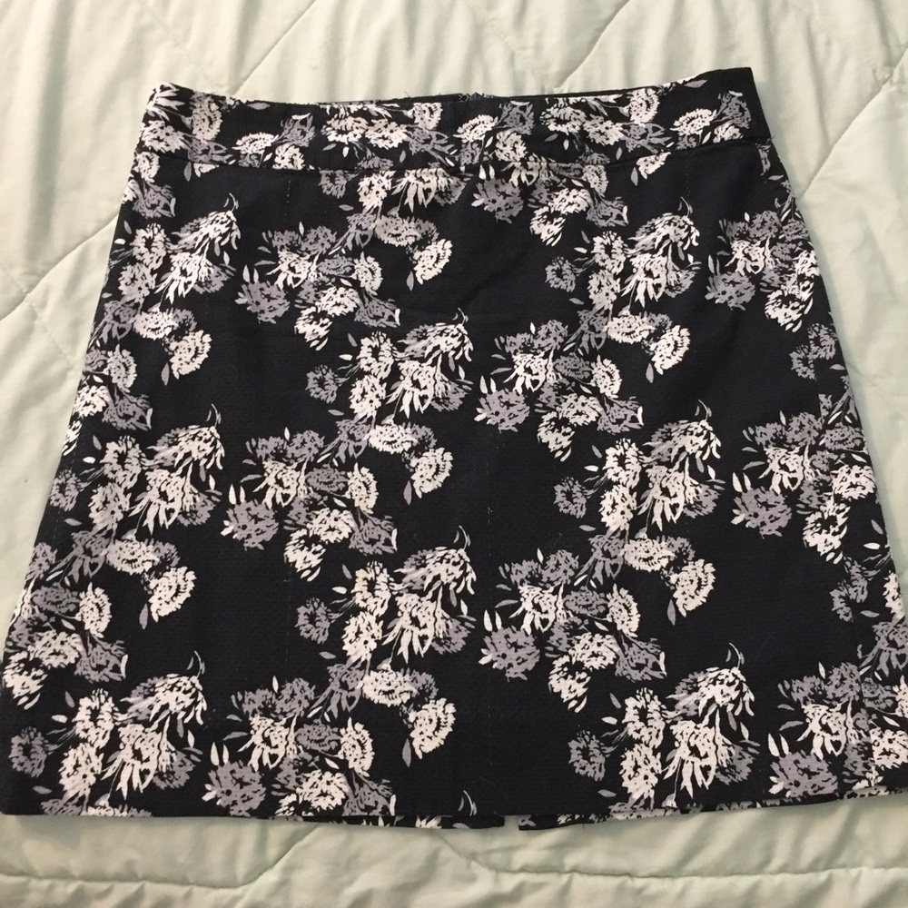 Ann Taylor 6 skirt