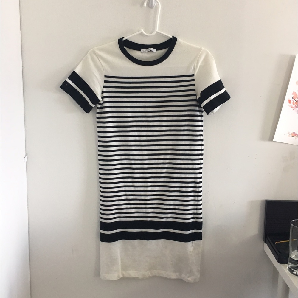 Reserved ❗️Zara strips knit short sleeves dress🖤