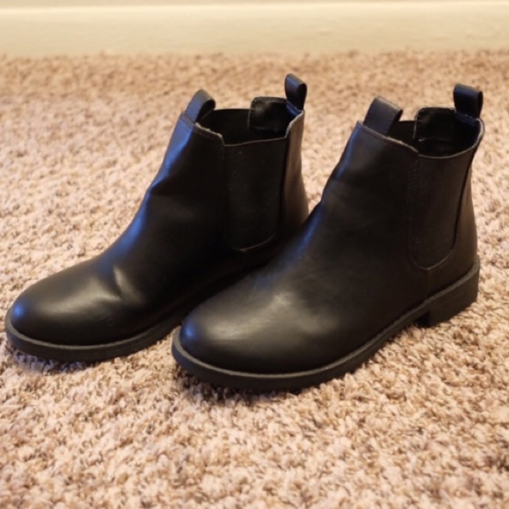 H&M Black Leather Chelsea Ankle Boots