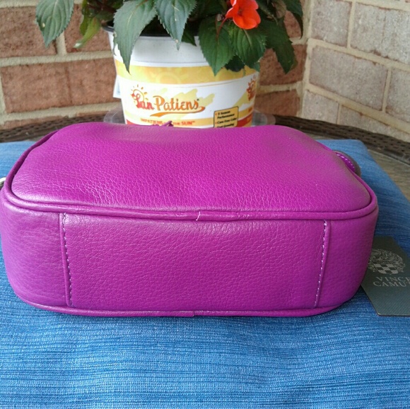 Vince Camuto Fuchsia/Berry cross body bag - Picture 2 of 7