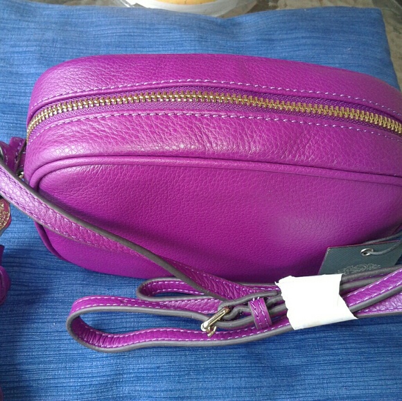 Vince Camuto Fuchsia/Berry cross body bag - Picture 3 of 7