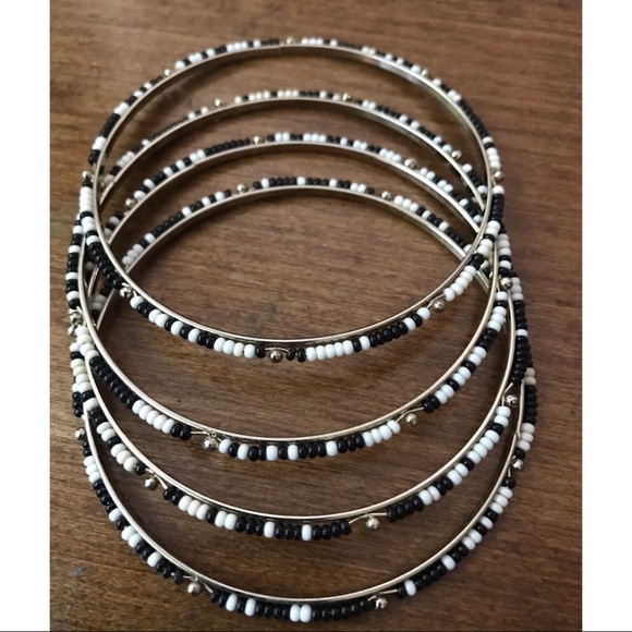 Jewelry - 4 piece Bangle Set ➰