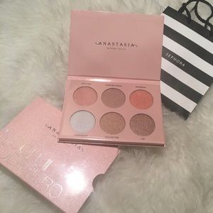 Anastasia Beverly Hills Nicole Glow kit