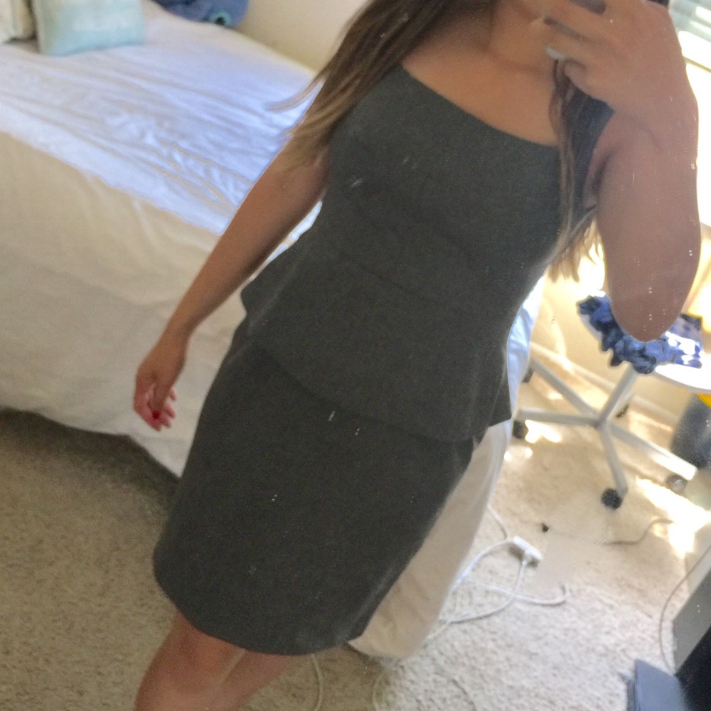 ✨ NWOT Banana Republic gray peplum dress ✨