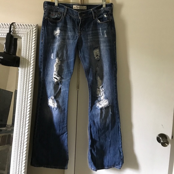 Hollister distressed jeans size 9 regular - Picture 1 of 4