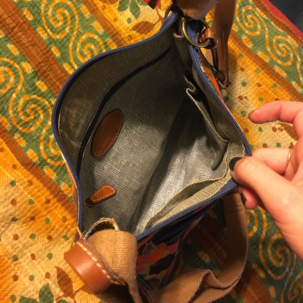 Fossil Key-Per Crossbody - Picture 3 of 5