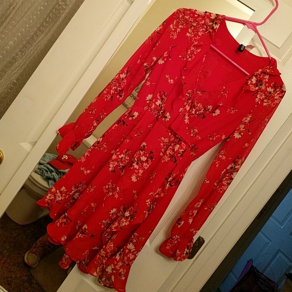 RED FLORAL MINI DRESS!!