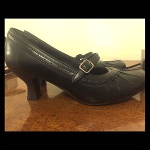 Retro Mudd Black Kitten Heels Size 5.5