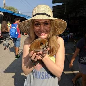 Meet your Posher, Holly