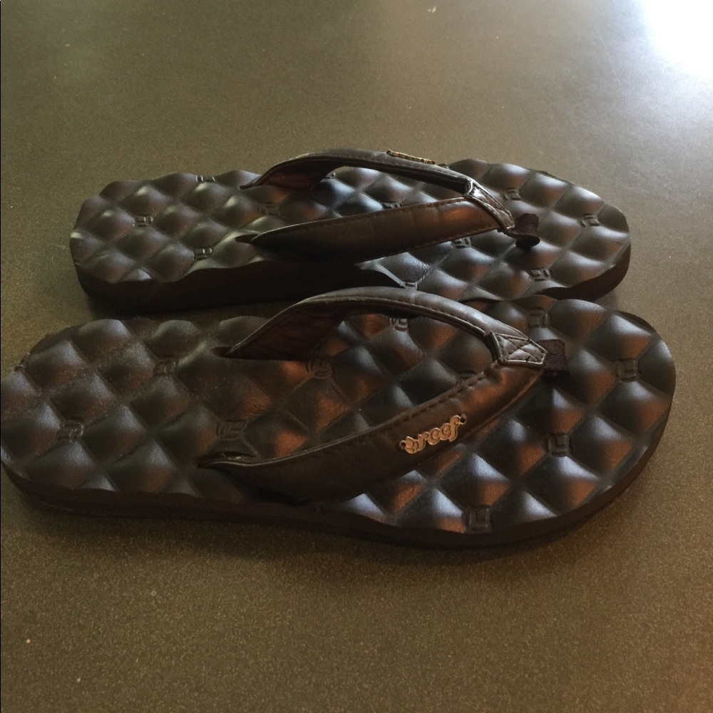 Boys flip flops