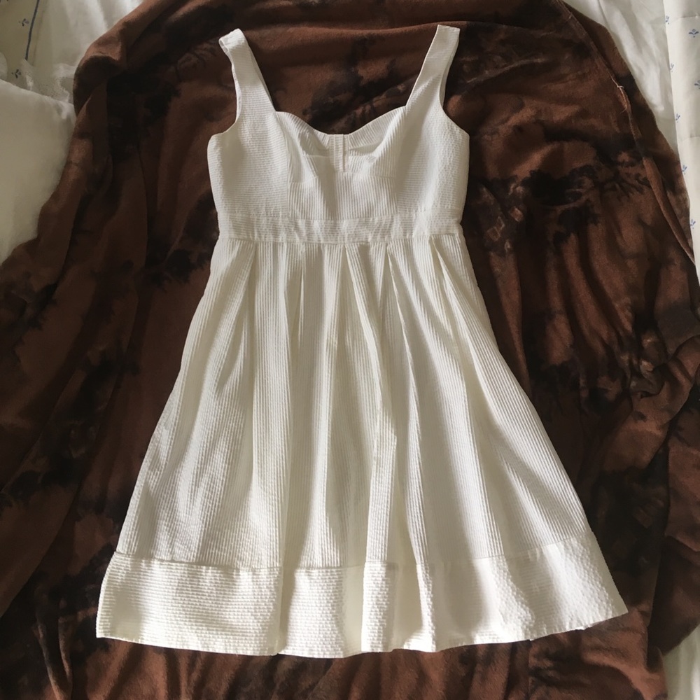 12P White Maggy London Dress
