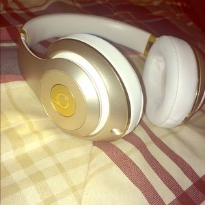 Gold beats studio wireless