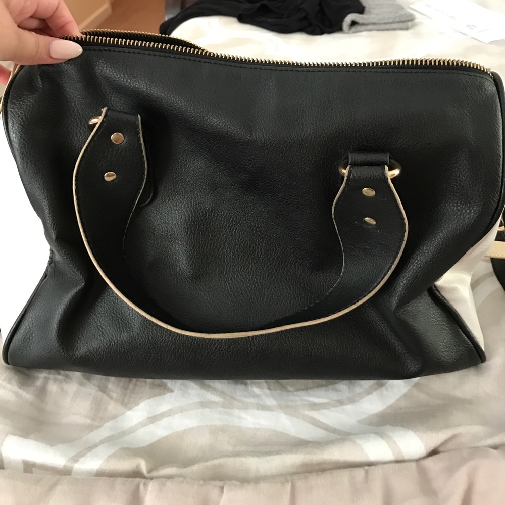 Charming Charlie crossbody - Picture 4 of 5