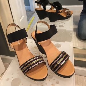 Do you be-weave in magic wedge size 9 Modcloth