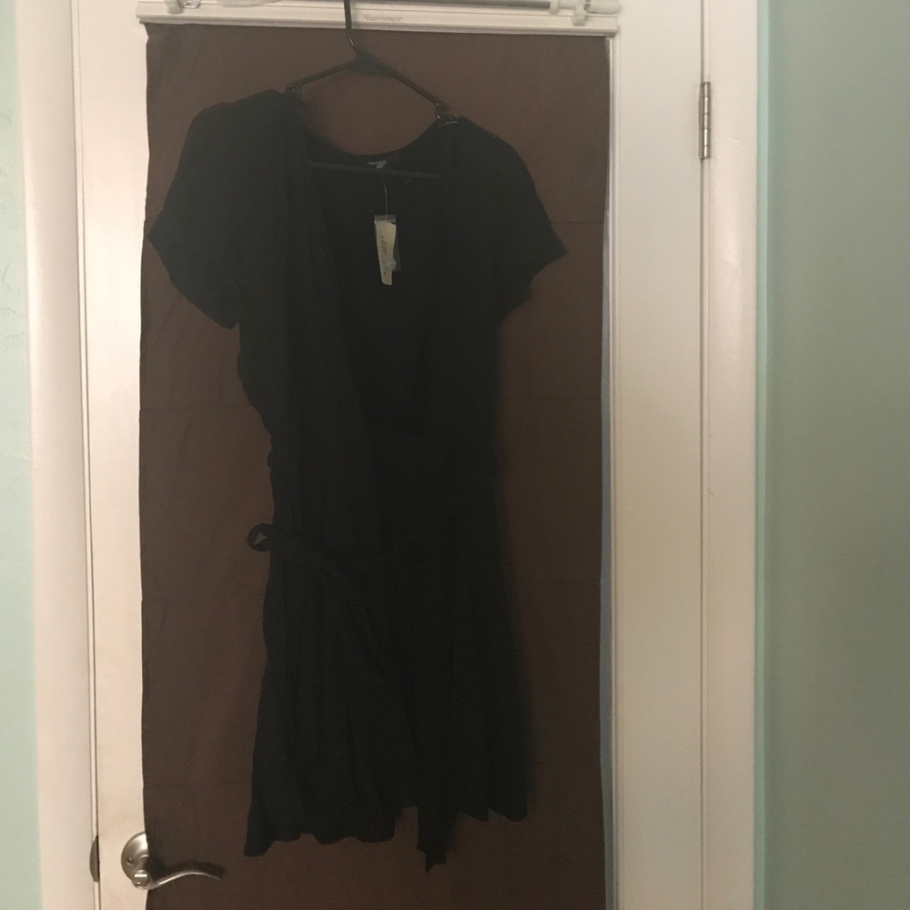 Back tie on side dress