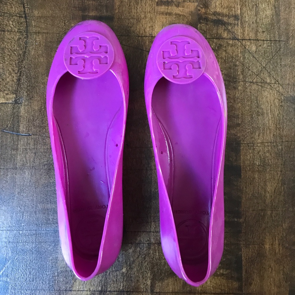 Tory Burtch pink reva jelly flats.