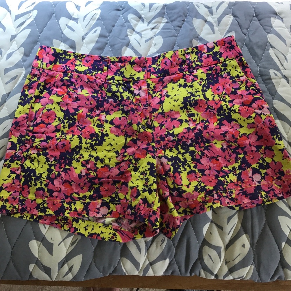 LOFT Floral Shorts 🌺🌸🌼