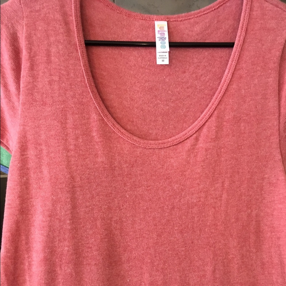 Lularoe med pink classic t