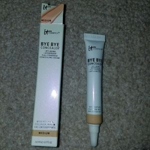It cosmetics bye bye under eye concealer in Medium
