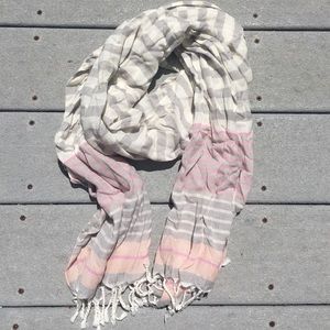 Women's Gray and Pink Scarf :)