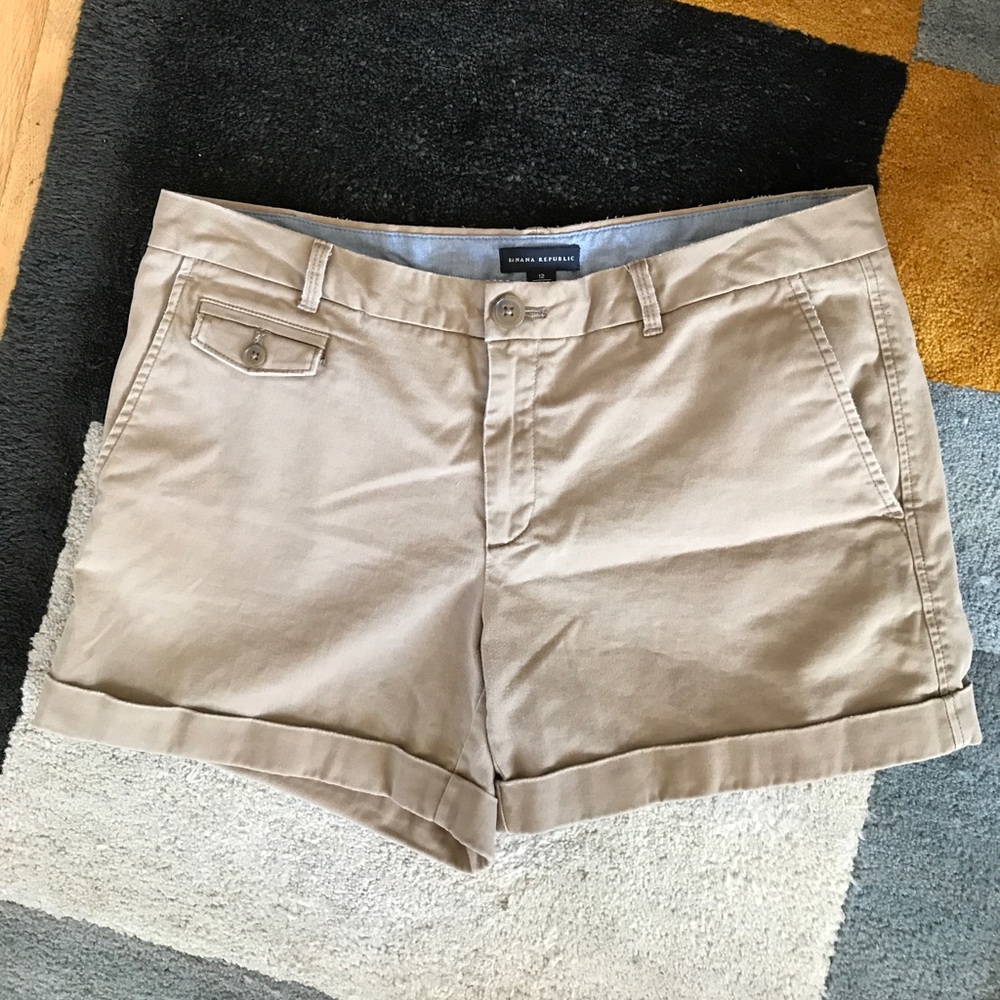 X SOLD X Soft taupe roll up boyfriend shorts, GUC! - Picture 2 of 8