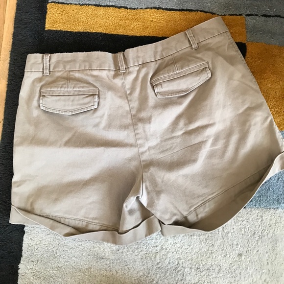 X SOLD X Soft taupe roll up boyfriend shorts, GUC! - Picture 3 of 8